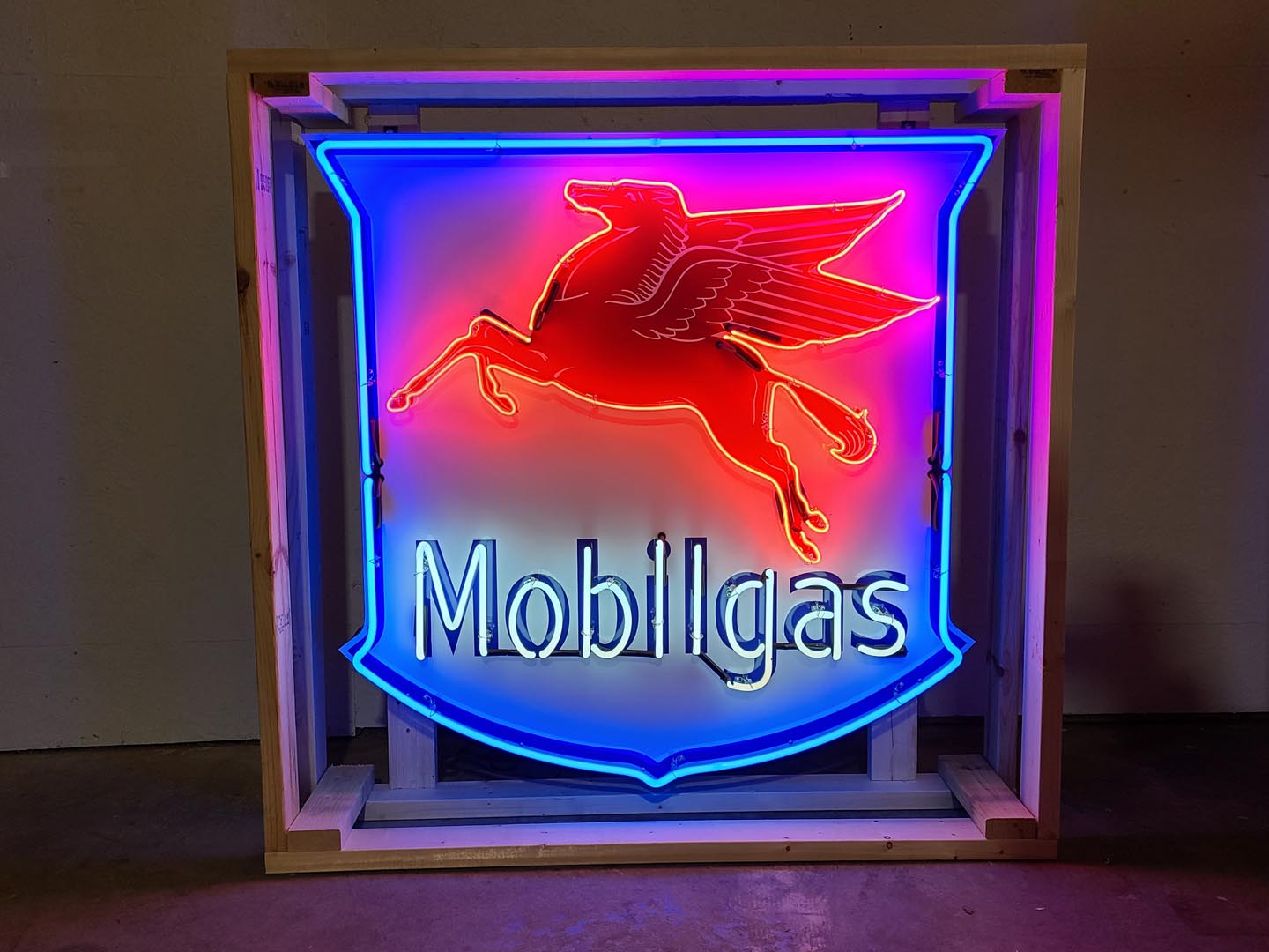 Mobilgas Animated Custom Tin Neon Sign