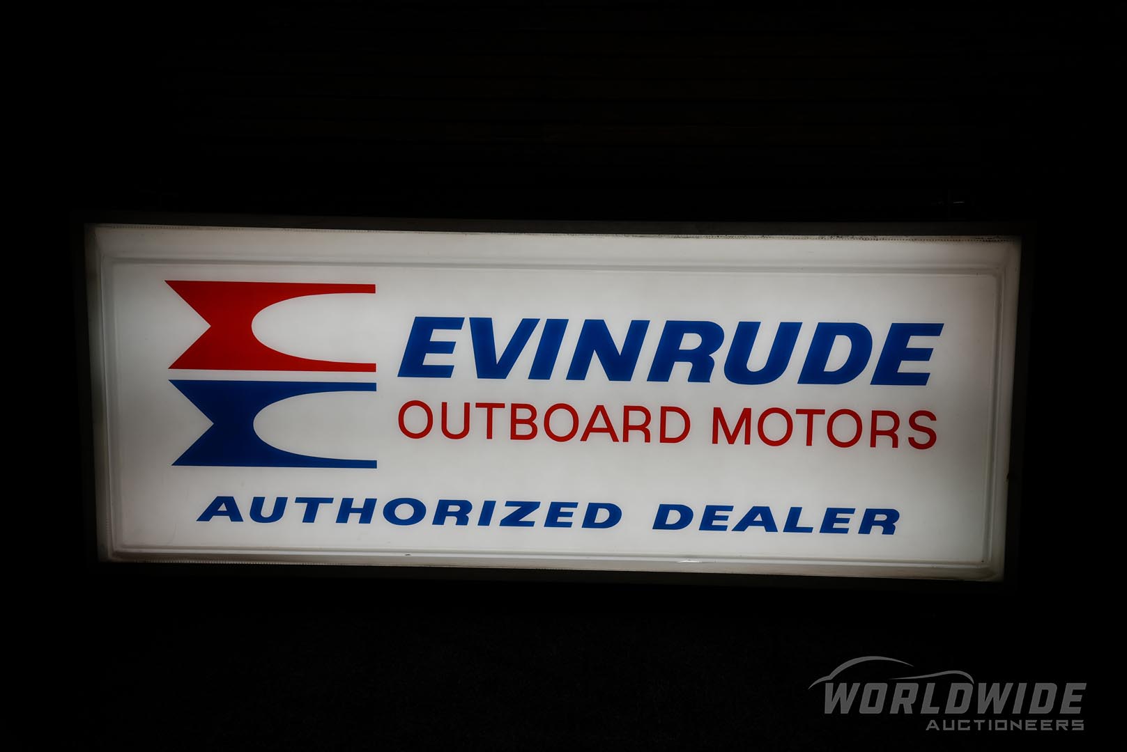  Evinrude Outboard Motors Autho rized Dealer Lighted Sign 