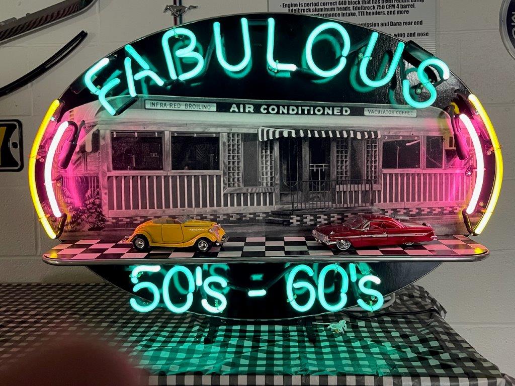 Fabulous '50s-'60s Diner Neon Sign