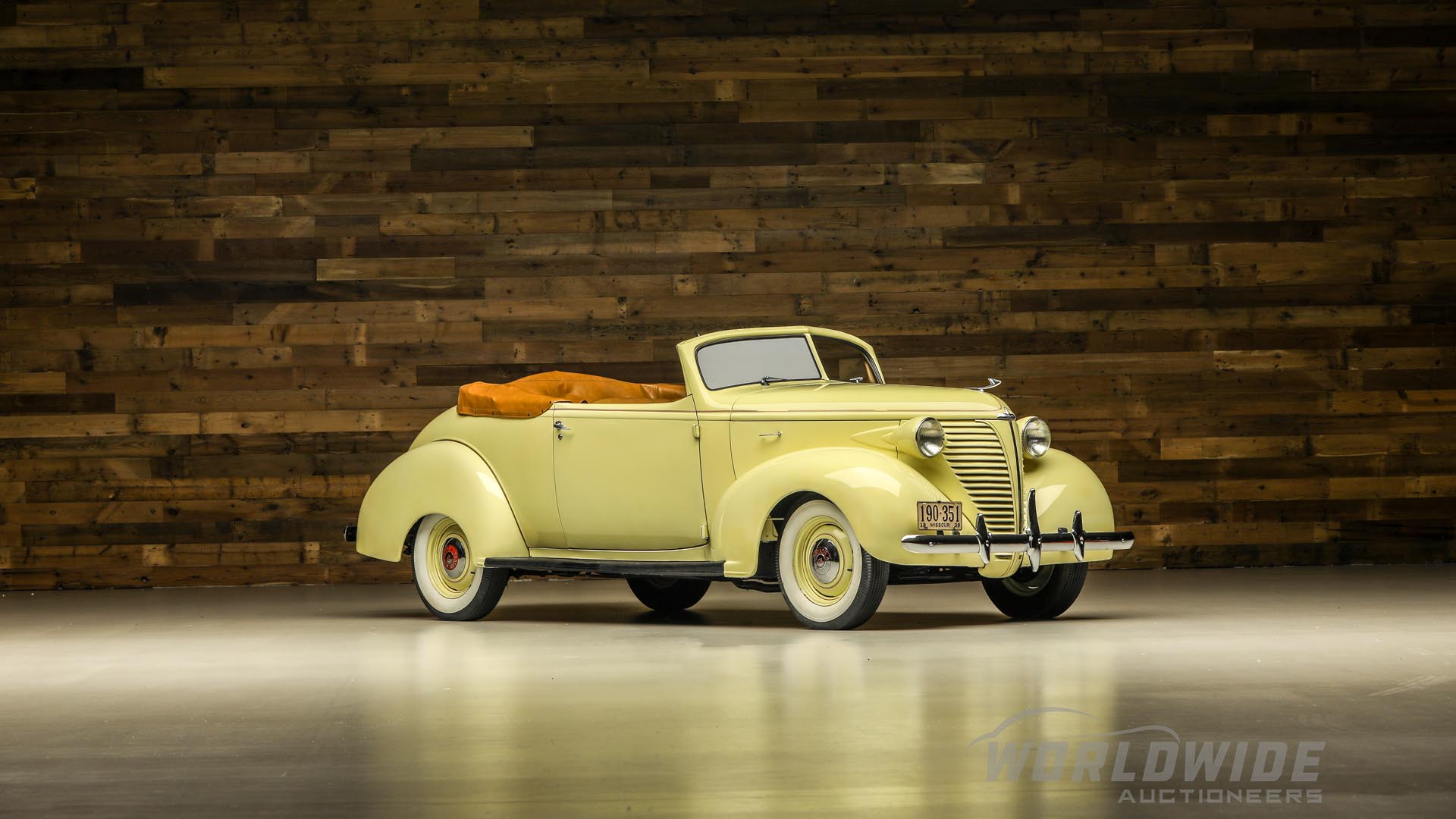 1938 Hudson Deluxe Convertible Coupe