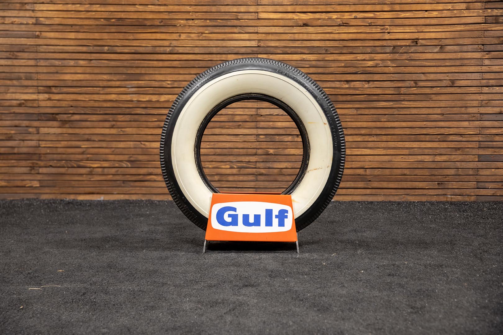  Gulf Gas Tire Holder with Vint age Whitewall Tire 