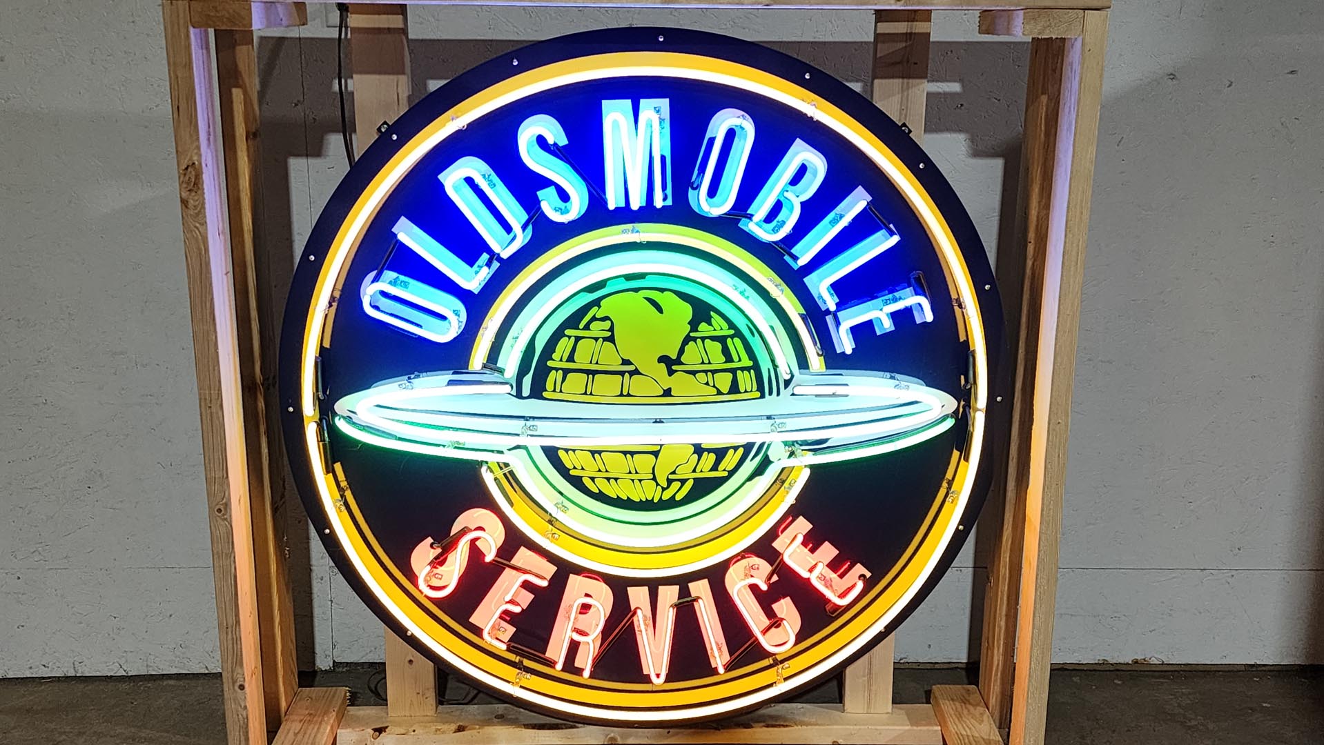 Custom Oldsmobile Globe Service Neon Lighted Sign
