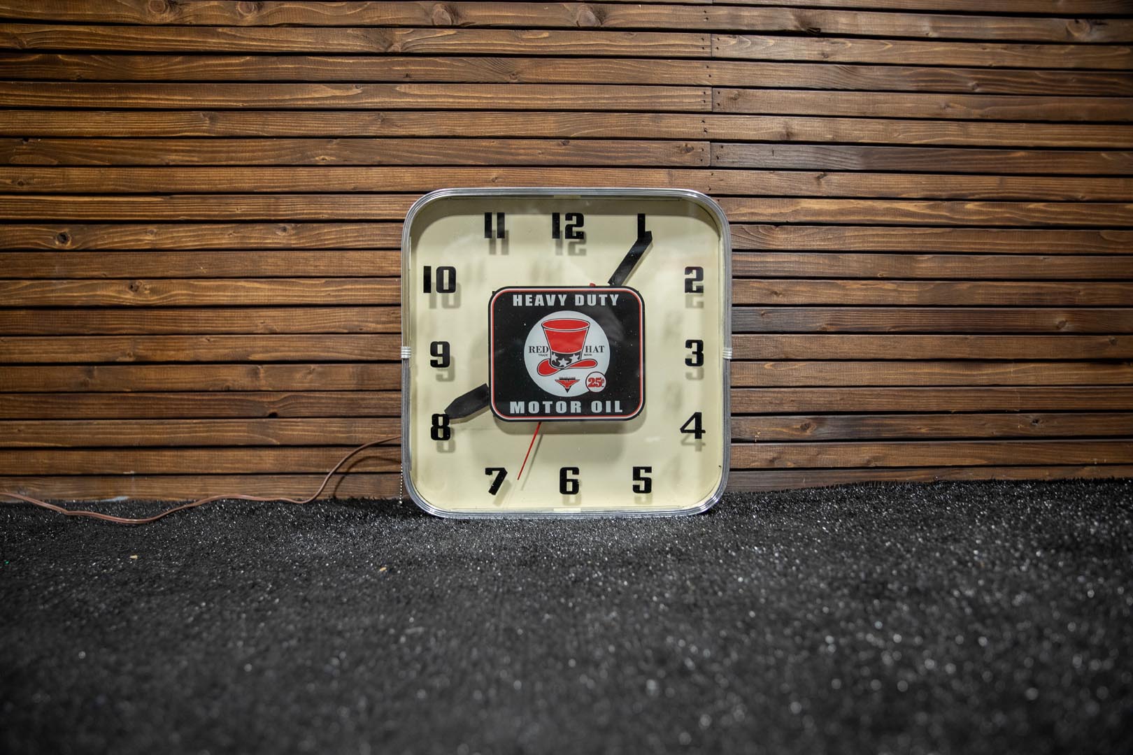 Red Hat Motor Oil Lighted Clock