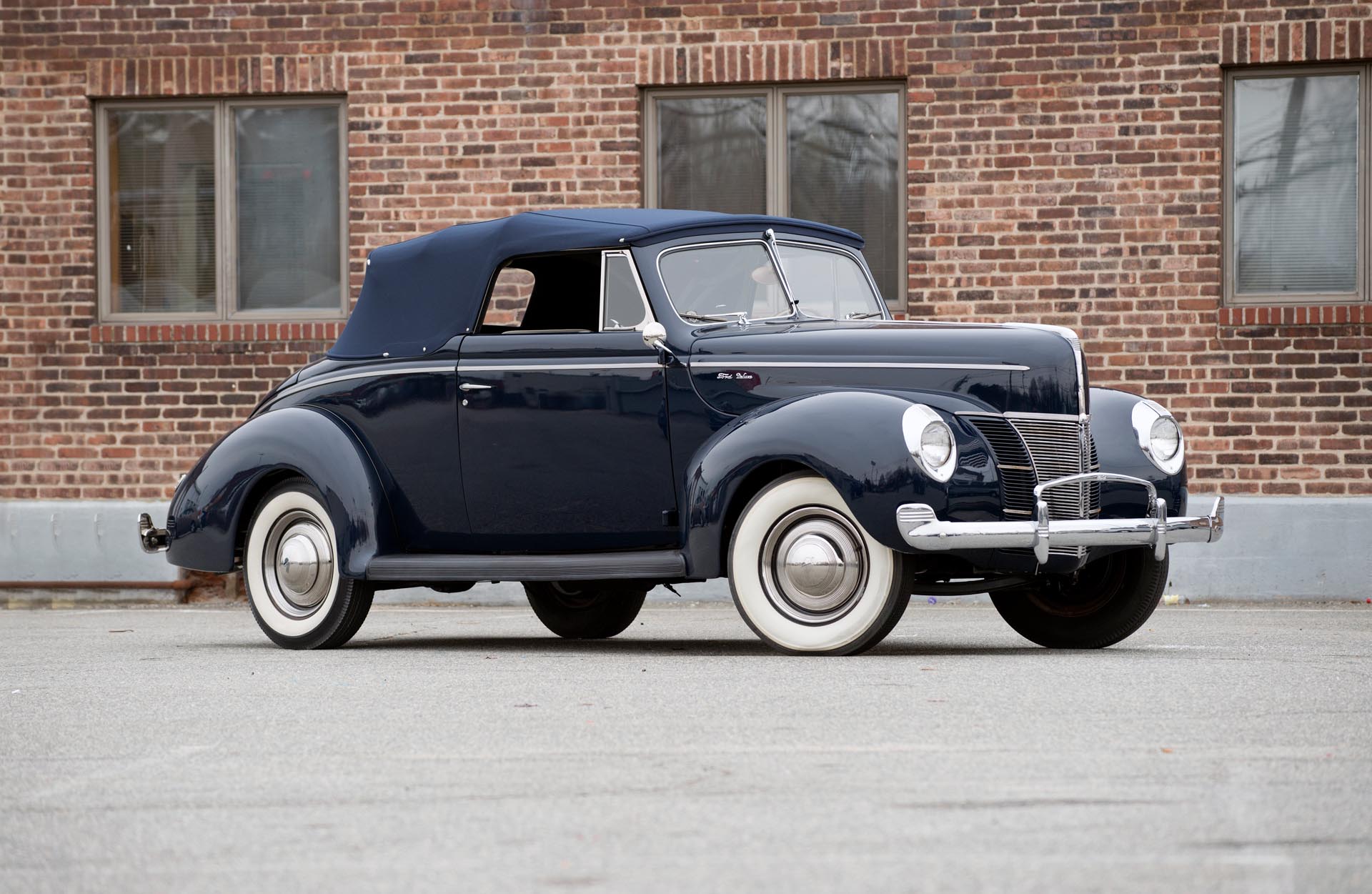 1940 Ford V-8 DeLuxe Convertible