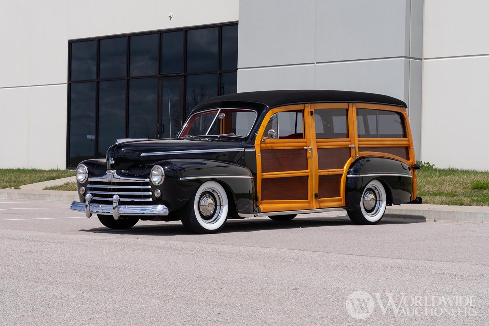 1947 Ford Super DeLuxe RestoMod Woodie Wagon