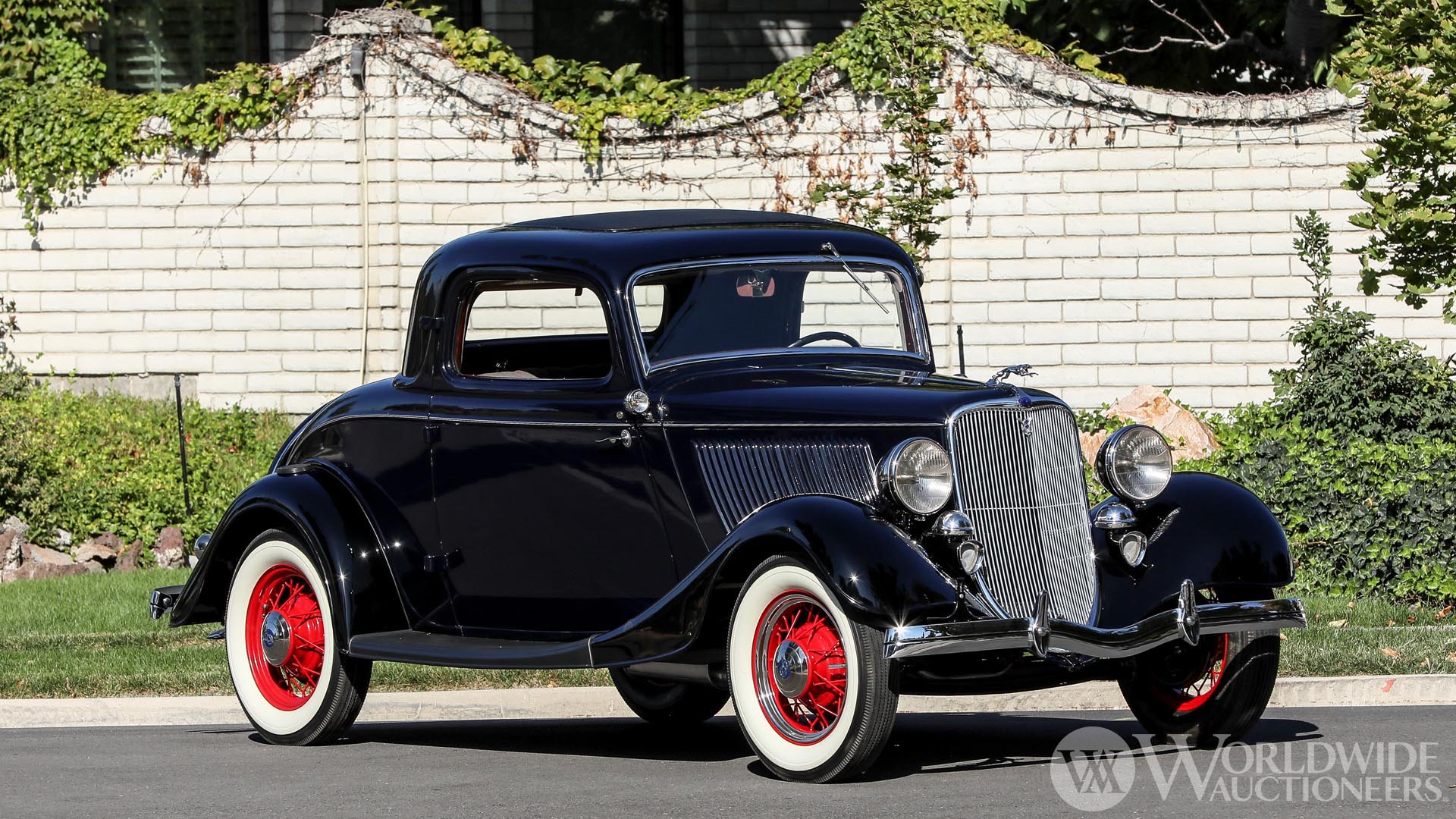 1933 Ford V-8 Three-Window Coupe