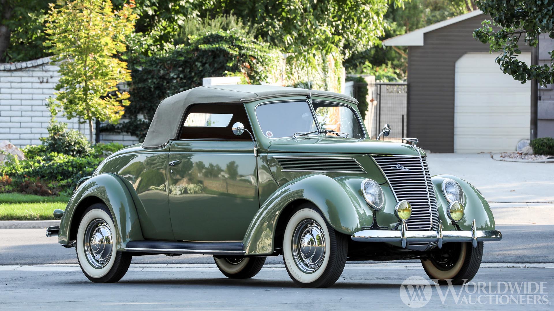 1937 Ford  Cabriolet