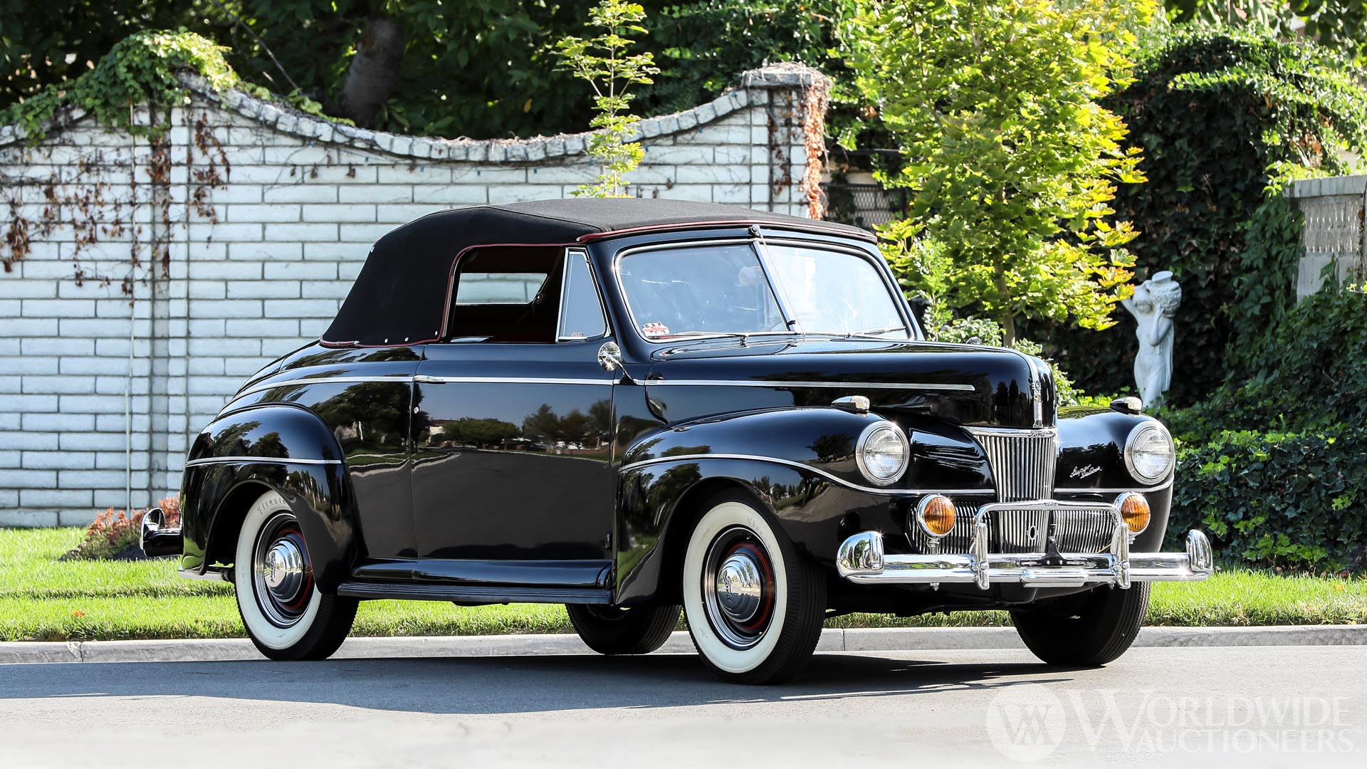 1941 Ford Super Deluxe Convertible