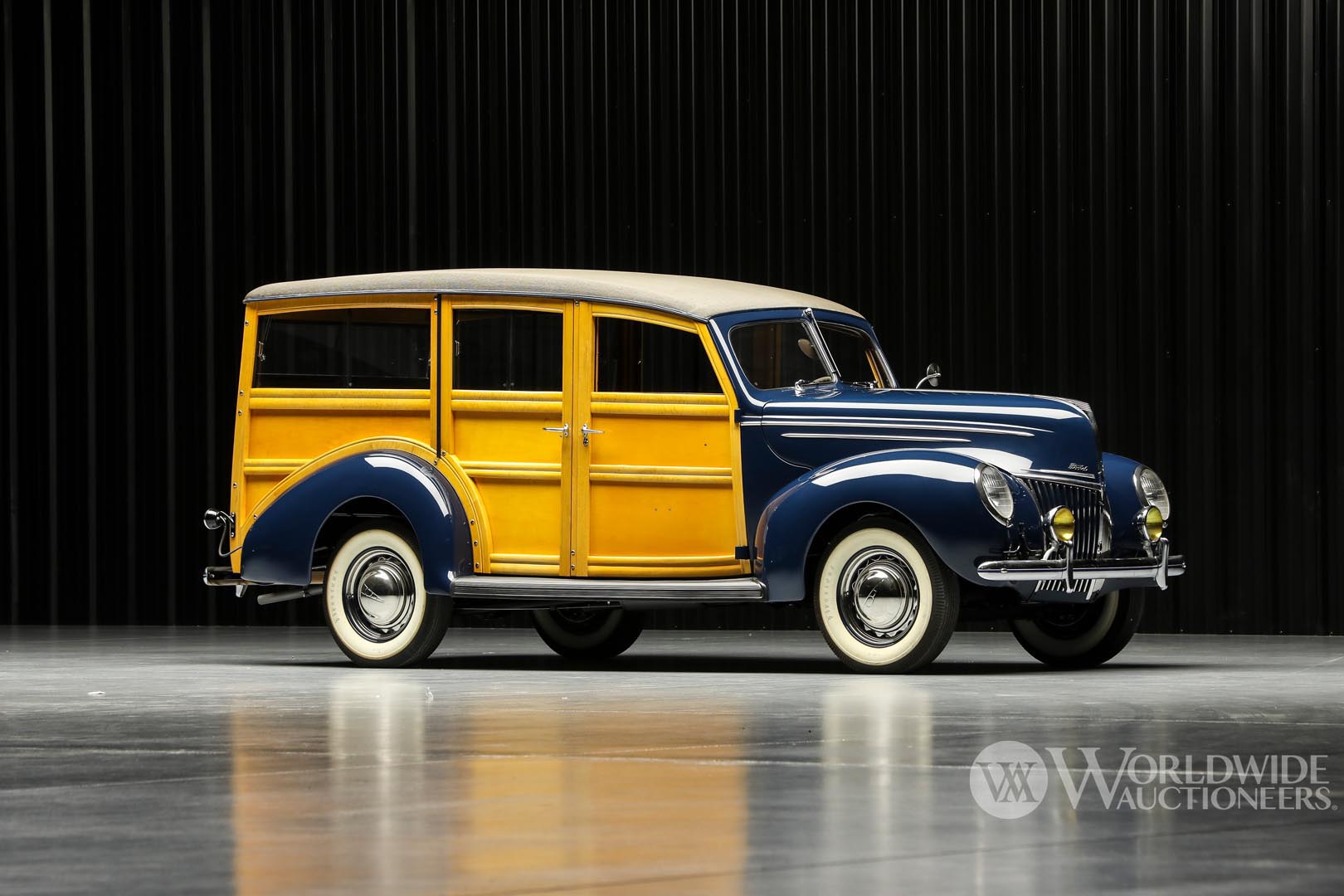 1939 Ford DeLuxe Station Wagon