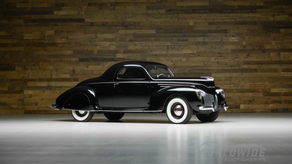 1939 Lincoln Zephyr V-12 Coupe