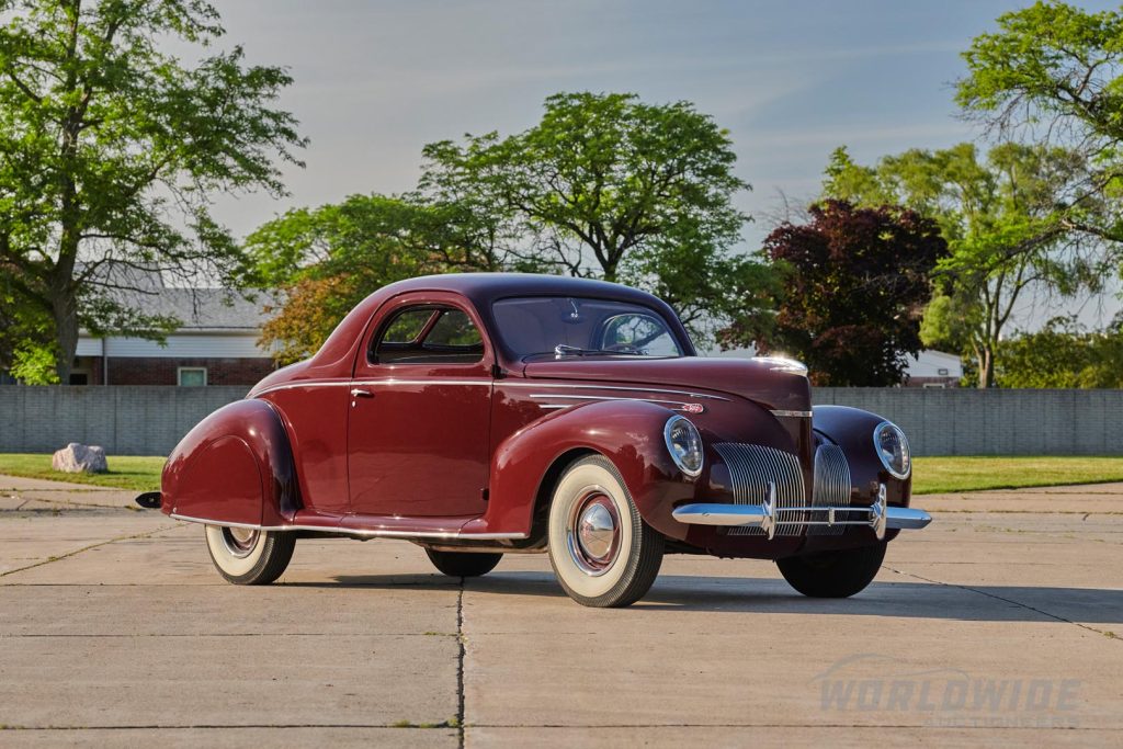 1939 Lincoln Zephyr V-12 Coupe